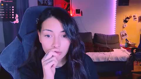 Little Devil online show from 10-20-25, 05:02