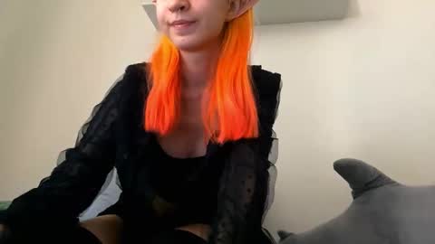 Snapshot of valtopi chatting on 02-11-26, 07:13 Emily online show from 02-11-26, 07:13