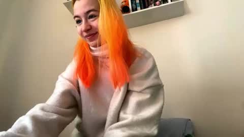 Snapshot of valtopi chatting on 02-18-26, 06:09 Emily online show from 02-18-26, 06:09