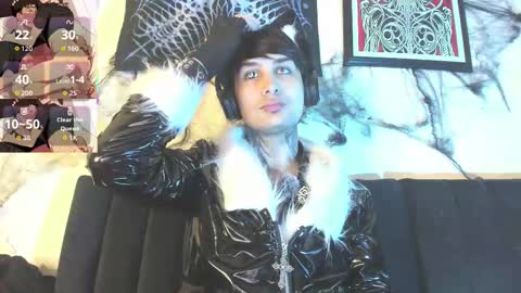 david guzman i model independenthelp me with a thumbs up online show from 10-28-25, 02:37