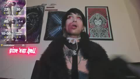 Snapshot of vampiredavyd chatting on 01-15-26, 02:16 david guzman i model independenthelp me with a thumbs up online show from 01-15-26, 02:16