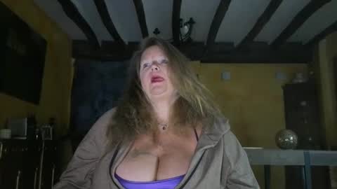 vampwoman online show from 11-26-25, 07:42