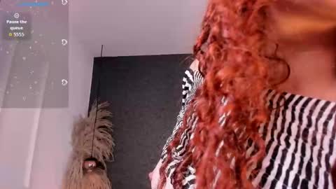 Snapshot of vane_vixen chatting on 10-15-25, 08:09 vane_vixen online show from 10-15-25, 08:09