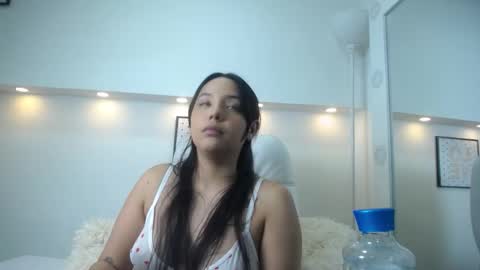Snapshot of vanesa_velle chatting on 09-19-25, 06:15 vanesa_velle online show from 09-19-25, 06:15