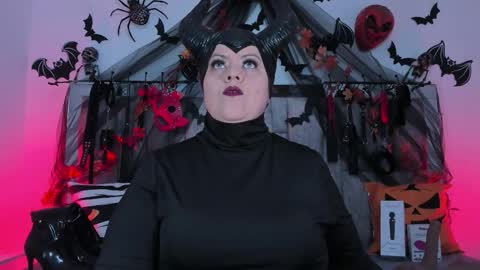 Snapshot of vanessa_moka chatting on 10-23-25, 12:04 Vanessa online show from 10-23-25, 12:04