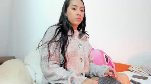 Snapshot of vanessaadol chatting on 12-05-24, 02:33 vanessaadol online show from 12-05-24, 02:33