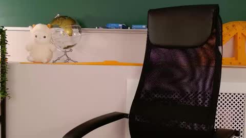 Vanessa online show from 10-28-25, 03:25