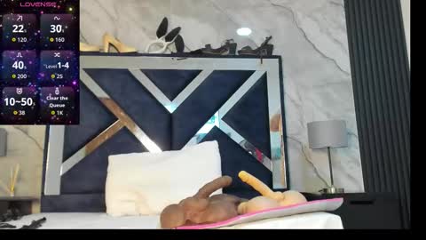 Vanessa Hard online show from 12-14-25, 07:40