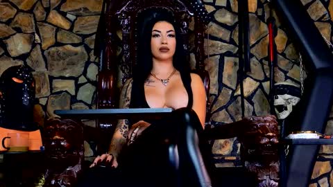 Miss Vanessa online show from 10-15-25, 06:52