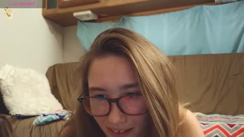 Snapshot of vanessarose4825 chatting on 10-27-25, 10:25 Vanessa Rose online show from 10-27-25, 10:25