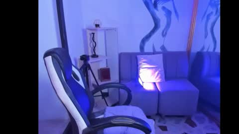 vanessascott_ online show from 02-16-26, 07:48