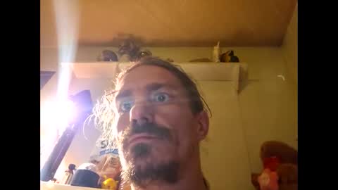 Snapshot of vanilla_thunder420 chatting on 12-17-25, 09:37 Britneywhitney online show from 12-17-25, 09:37