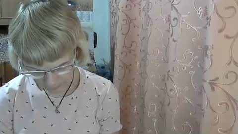 Snapshot of vanillaxcreamy chatting on 12-11-24, 12:23 Vanillaxcreamy online show from 12-11-24, 12:23