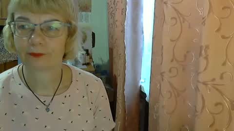 Snapshot of vanillaxcreamy chatting on 12-12-24, 10:02 Vanillaxcreamy online show from 12-12-24, 10:02
