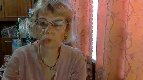Snapshot of vanillaxcreamy chatting on 12-15-24, 09:35 Vanillaxcreamy online show from 12-15-24, 09:35