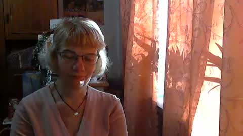 Snapshot of vanillaxcreamy chatting on 12-19-24, 12:23 Vanillaxcreamy online show from 12-19-24, 12:23
