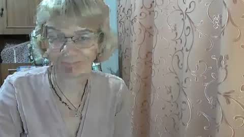 Snapshot of vanillaxcreamy chatting on 12-21-24, 02:37 Vanillaxcreamy online show from 12-21-24, 02:37