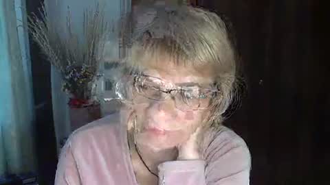 Snapshot of vanillaxcreamy chatting on 12-29-24, 09:39 Vanillaxcreamy online show from 12-29-24, 09:39