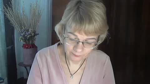 Snapshot of vanillaxcreamy chatting on 01-15-25, 10:27 Vanillaxcreamy online show from 01-15-25, 10:27