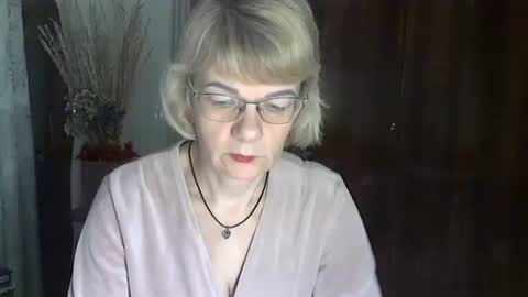 Snapshot of vanillaxcreamy chatting on 01-28-25, 02:42 Vanillaxcreamy online show from 01-28-25, 02:42