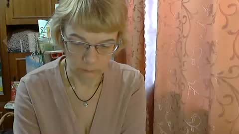 Snapshot of vanillaxcreamy chatting on 02-14-25, 06:45 Vanillaxcreamy online show from 02-14-25, 06:45