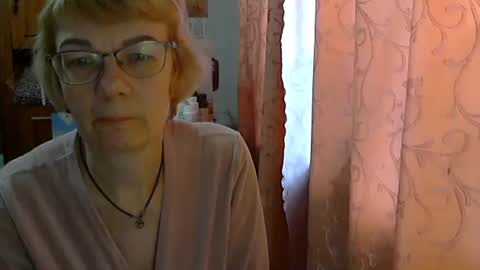 Snapshot of vanillaxcreamy chatting on 02-14-25, 09:56 Vanillaxcreamy online show from 02-14-25, 09:56