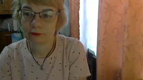 Snapshot of vanillaxcreamy chatting on 02-16-25, 11:05 Vanillaxcreamy online show from 02-16-25, 11:05
