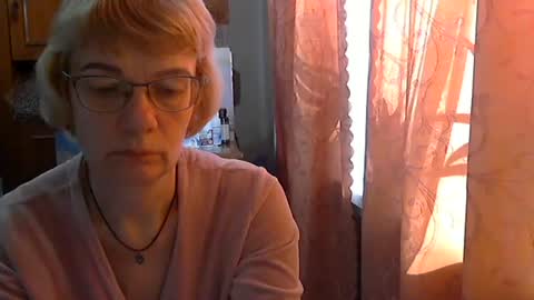Snapshot of vanillaxcreamy chatting on 02-20-25, 12:36 Vanillaxcreamy online show from 02-20-25, 12:36