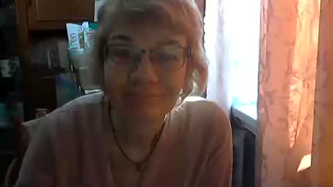 Snapshot of vanillaxcreamy chatting on 02-22-25, 11:13 Vanillaxcreamy online show from 02-22-25, 11:13