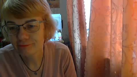 Snapshot of vanillaxcreamy chatting on 02-25-25, 10:37 Vanillaxcreamy online show from 02-25-25, 10:37