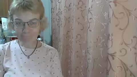 Snapshot of vanillaxcreamy chatting on 03-10-25, 06:23 Vanillaxcreamy online show from 03-10-25, 06:23
