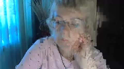 Snapshot of vanillaxcreamy chatting on 09-26-25, 08:40 Vanillaxcreamy online show from 09-26-25, 08:40