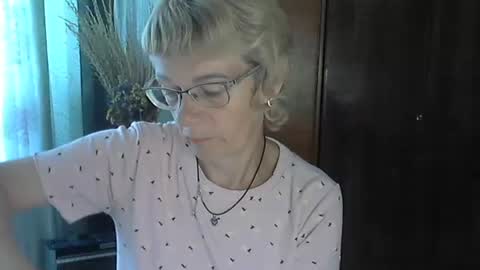 Snapshot of vanillaxcreamy chatting on 10-03-25, 08:44 Vanillaxcreamy online show from 10-03-25, 08:44