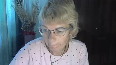 Snapshot of vanillaxcreamy chatting on 10-04-25, 10:24 Vanillaxcreamy online show from 10-04-25, 10:24