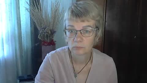 Snapshot of vanillaxcreamy chatting on 10-14-25, 08:26 Vanillaxcreamy online show from 10-14-25, 08:26
