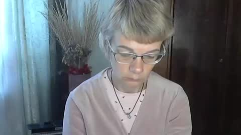 Snapshot of vanillaxcreamy chatting on 10-20-25, 10:27 Vanillaxcreamy online show from 10-20-25, 10:27