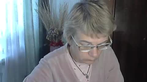Snapshot of vanillaxcreamy chatting on 10-21-25, 10:05 Vanillaxcreamy online show from 10-21-25, 10:05