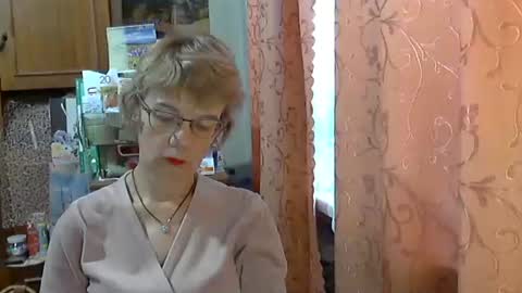 Vanillaxcreamy online show from 12-16-25, 08:52