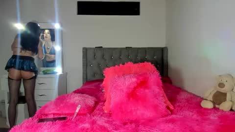 Vanessa online show from 10-24-25, 02:19