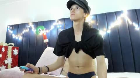 vannellope_96 online show from 12-14-25, 07:07