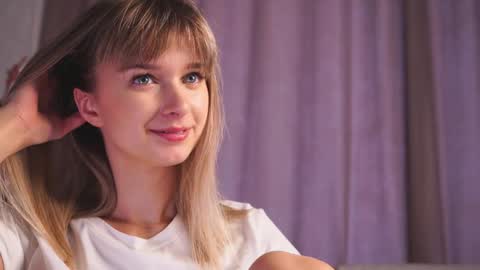 Snapshot of variety_moments chatting on 01-20-25, 03:48 Heeeeey Im Hanna the art of tease online show from 01-20-25, 03:48