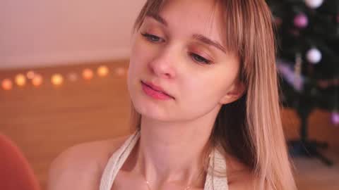 Snapshot of variety_moments chatting on 01-23-25, 07:11 Heeeeey Im Hanna the art of tease online show from 01-23-25, 07:11