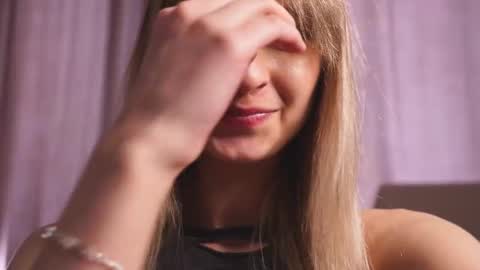 Snapshot of variety_moments chatting on 02-22-25, 07:34 Heeeeey Im Hanna the art of tease online show from 02-22-25, 07:34