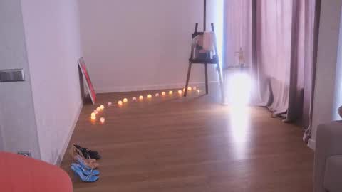 Snapshot of variety_moments chatting on 03-06-25, 04:30 Heeeeey Im Hanna the art of tease online show from 03-06-25, 04:30