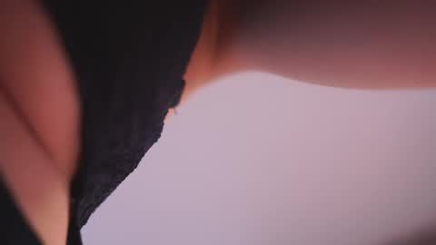 Snapshot of variety_moments chatting on 03-11-25, 07:37 Heeeeey Im Hanna the art of tease online show from 03-11-25, 07:37