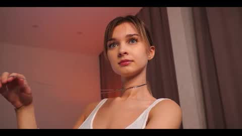 Snapshot of variety_moments chatting on 10-04-25, 03:32 Heeeeey Im Hanna the art of tease online show from 10-04-25, 03:32