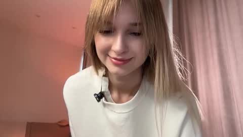 Snapshot of variety_moments chatting on 11-09-25, 04:33 Heeeeey Im Hanna the art of tease online show from 11-09-25, 04:33