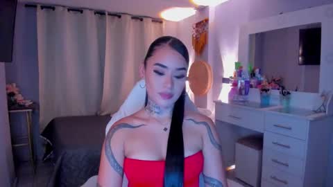 Snapshot of vayolett_bass chatting on 02-13-26, 03:35 Vayolett Bass online show from 02-13-26, 03:35