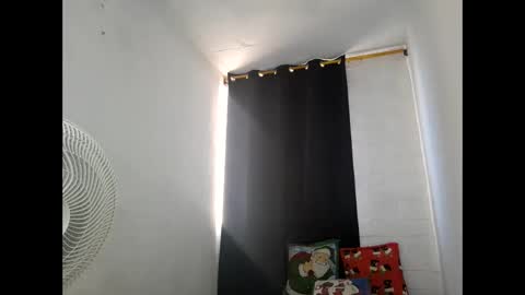 velk_hot1 online show from 01-14-25, 09:41