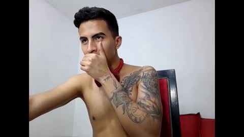 velk_hot1 online show from 03-01-25, 12:17